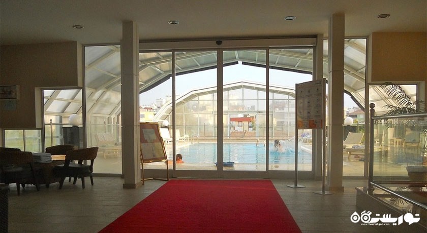 درب ورودی هتل لاتانیا سیتی